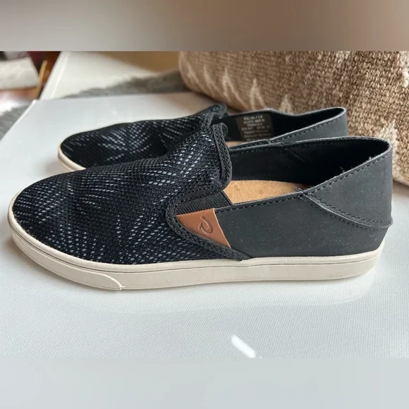 Like new! Olukai VC06/18. Sz W7 Pehuea Slip On Drop Heel Comfort Sneakers Mesh - Picture 2 of 7